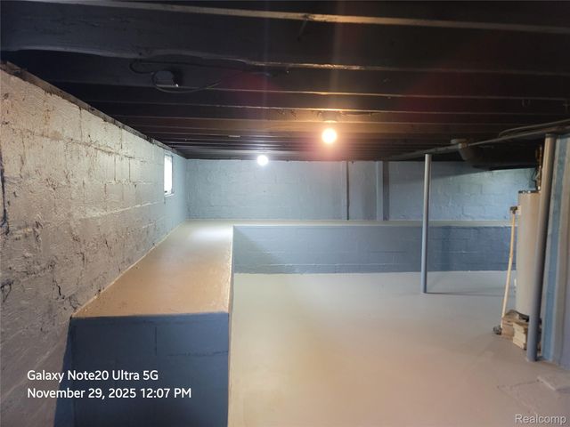 630 E Dartmouth Street, Flint, MI 48505