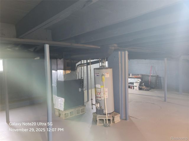 630 E Dartmouth Street, Flint, MI 48505