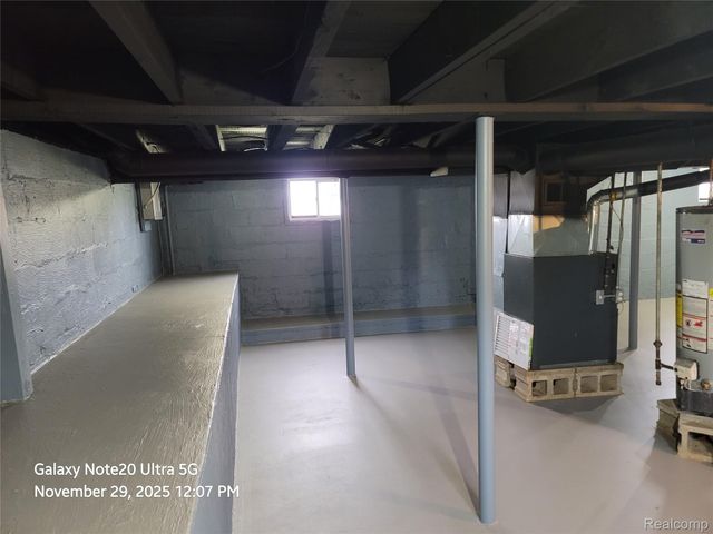 630 E Dartmouth Street, Flint, MI 48505