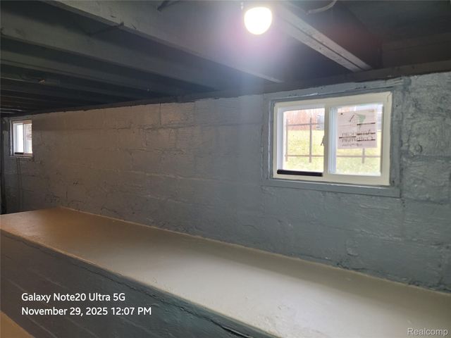 630 E Dartmouth Street, Flint, MI 48505