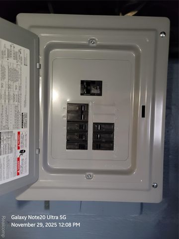 630 E Dartmouth Street, Flint, MI 48505