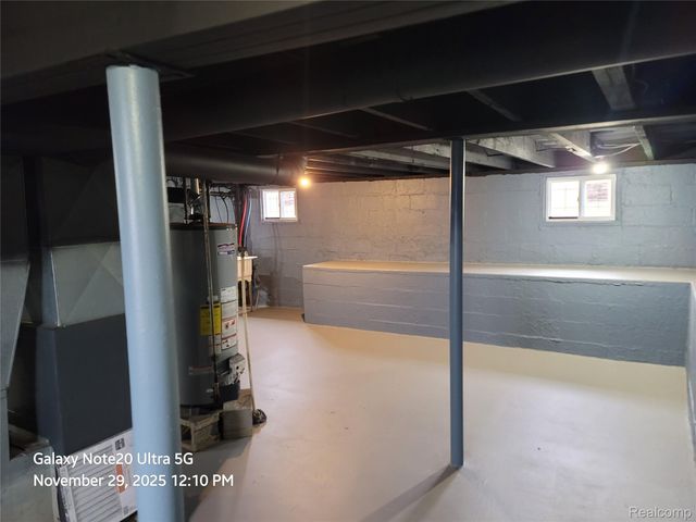 630 E Dartmouth Street, Flint, MI 48505