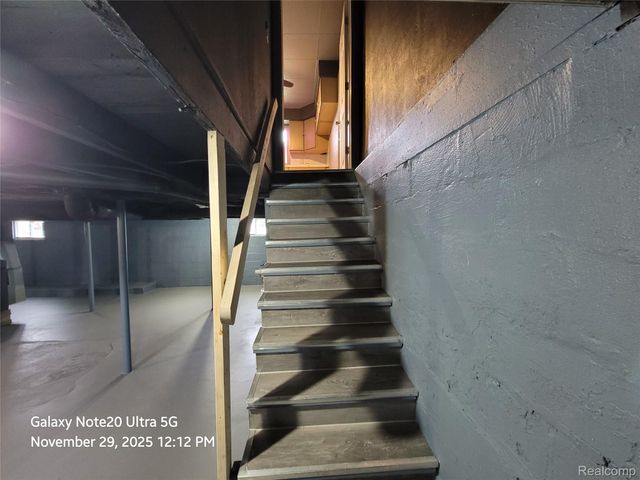 630 E Dartmouth Street, Flint, MI 48505