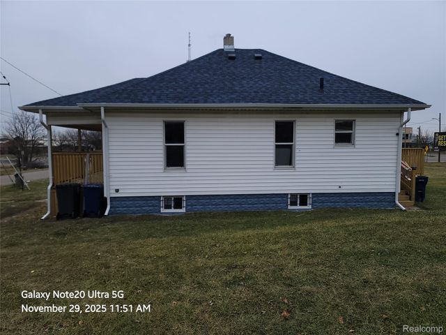 630 E Dartmouth Street, Flint, MI 48505