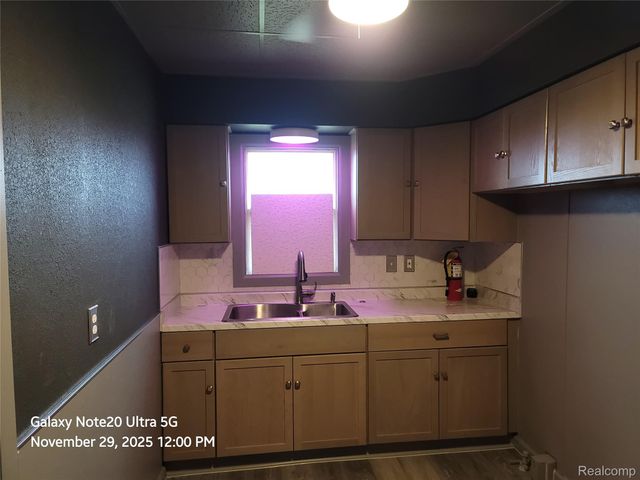 630 E Dartmouth Street, Flint, MI 48505