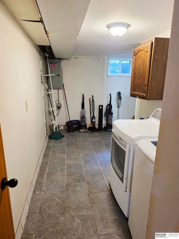 7030 S Wedgewood Drive, Lincoln, NE 68510