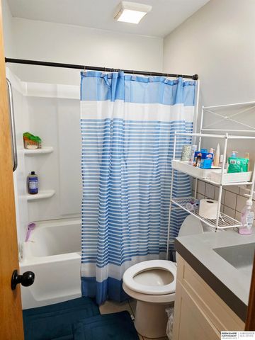 7030 S Wedgewood Drive, Lincoln, NE 68510