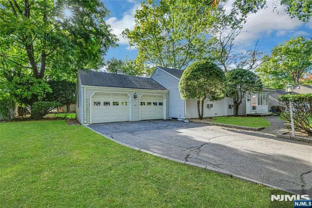 12 Pitcairn Avenue, Ho-ho-kus, NJ 07423