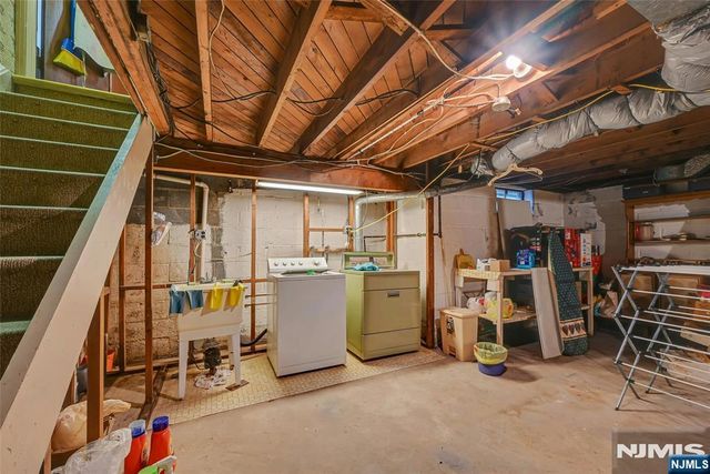 12 Pitcairn Avenue, Ho-ho-kus, NJ 07423