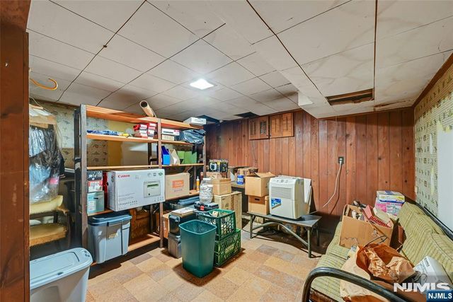 12 Pitcairn Avenue, Ho-ho-kus, NJ 07423