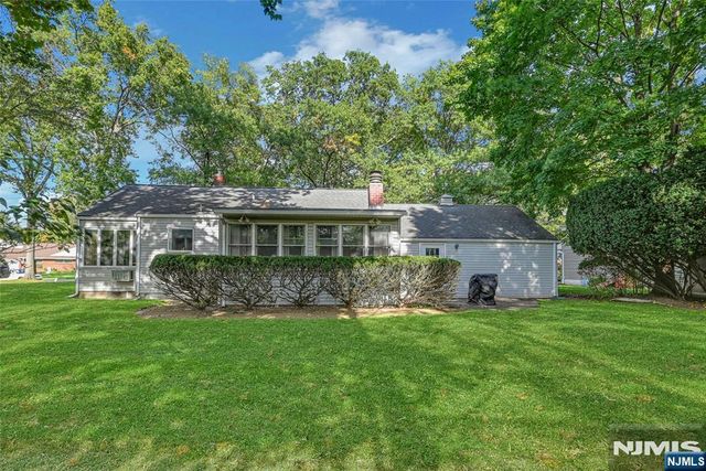 12 Pitcairn Avenue, Ho-ho-kus, NJ 07423