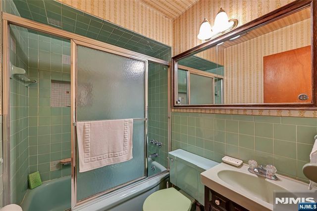 12 Pitcairn Avenue, Ho-ho-kus, NJ 07423