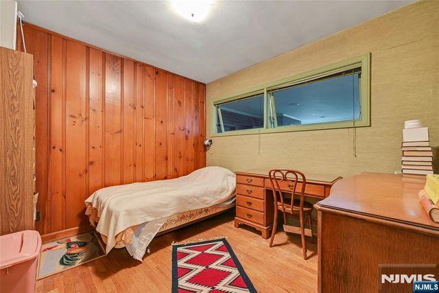 12 Pitcairn Avenue, Ho-ho-kus, NJ 07423