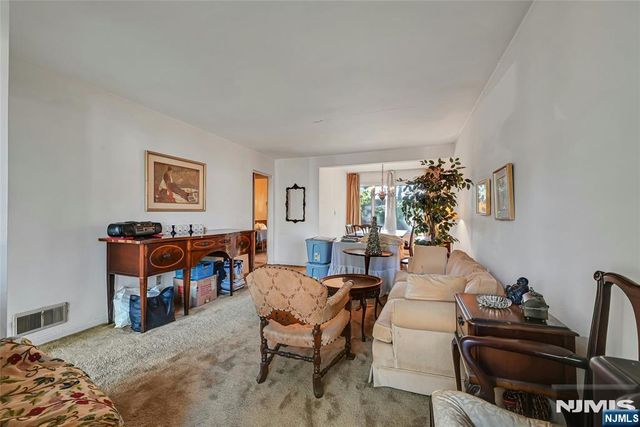 12 Pitcairn Avenue, Ho-ho-kus, NJ 07423