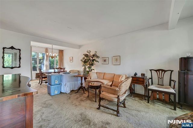 12 Pitcairn Avenue, Ho-ho-kus, NJ 07423