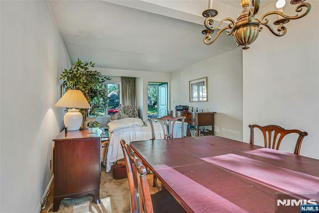 12 Pitcairn Avenue, Ho-ho-kus, NJ 07423