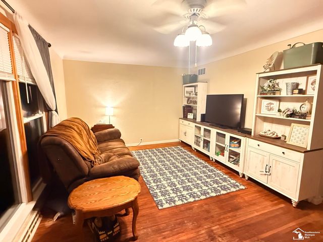 135 Salisbury, Morenci, MI 49256