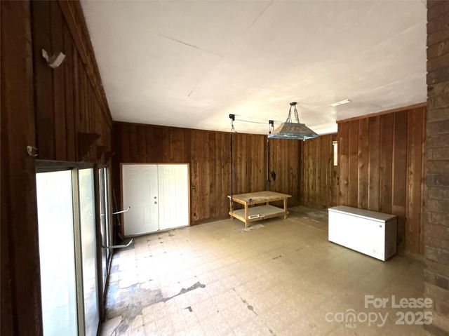 7045 Ridge Lane Road, Charlotte, NC 28262