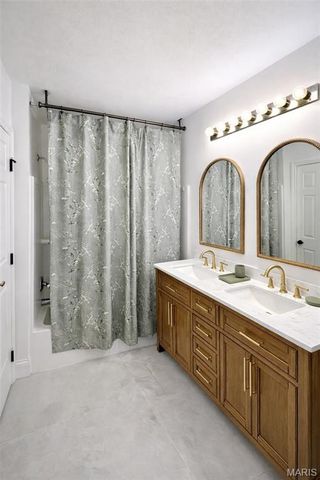 204 Charlestowne Place Drive, St Charles, MO 63301