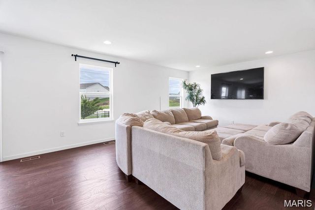 204 Charlestowne Place Drive, St Charles, MO 63301