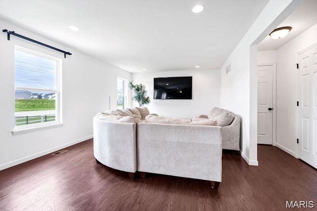 204 Charlestowne Place Drive, St Charles, MO 63301