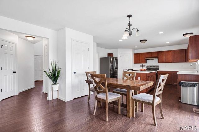 204 Charlestowne Place Drive, St Charles, MO 63301