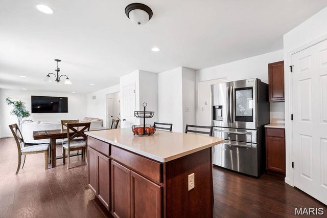 204 Charlestowne Place Drive, St Charles, MO 63301