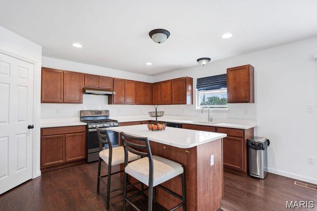 204 Charlestowne Place Drive, St Charles, MO 63301