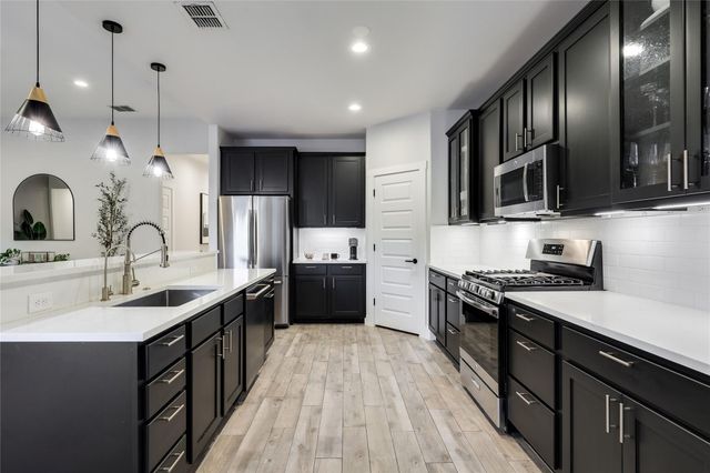 2111 American DR, Lago Vista, TX 78645