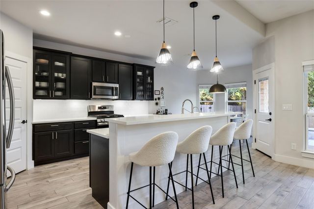 2111 American DR, Lago Vista, TX 78645
