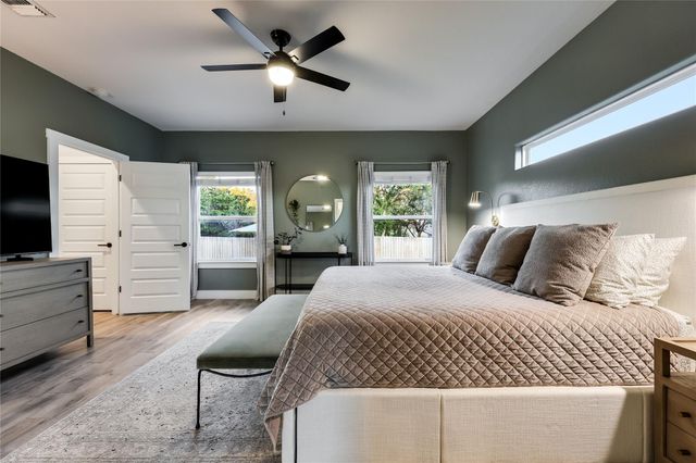 2111 American DR, Lago Vista, TX 78645