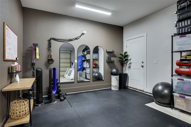 2111 American DR, Lago Vista, TX 78645