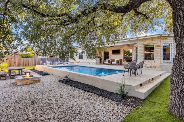 2111 American DR, Lago Vista, TX 78645