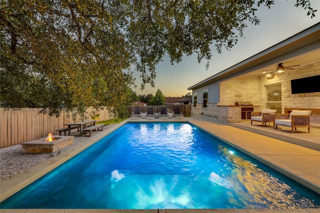 2111 American DR, Lago Vista, TX 78645