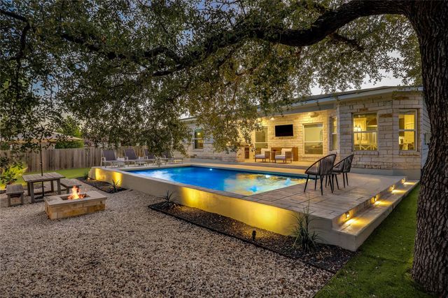 2111 American DR, Lago Vista, TX 78645