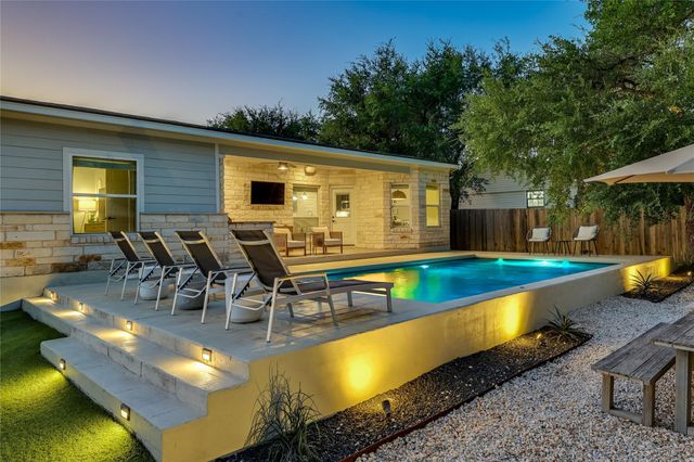 2111 American DR, Lago Vista, TX 78645