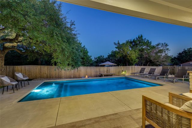 2111 American DR, Lago Vista, TX 78645