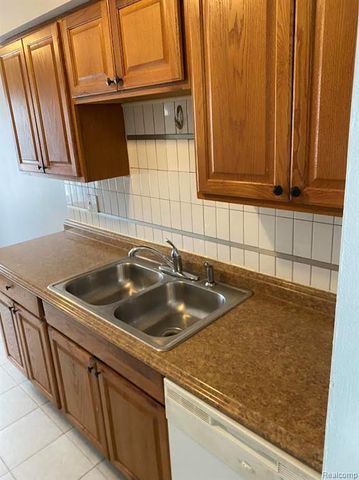 13958 Champagne Drive, Sterling Heights, MI 48312