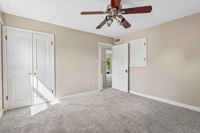 5555 N Mohawk AVENUE, Glendale, WI 53217