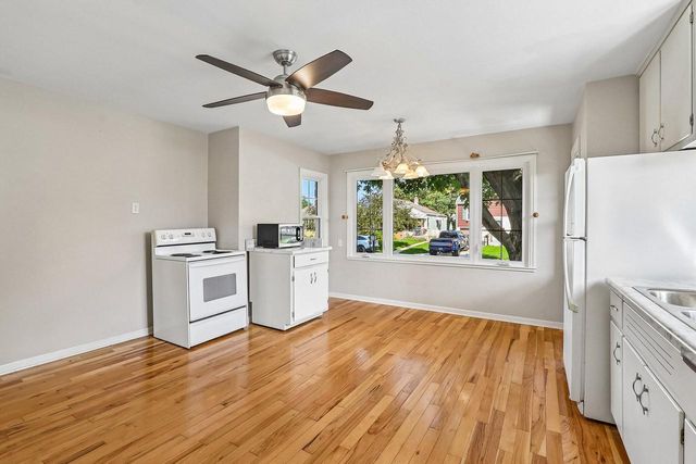 5555 N Mohawk AVENUE, Glendale, WI 53217