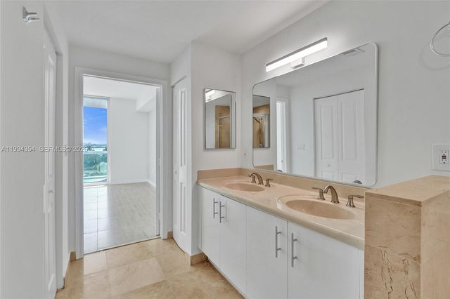 7900 Harbor Island Dr 711, North Bay Village, FL 33141