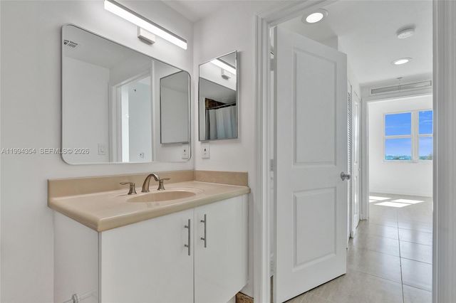 7900 Harbor Island Dr 711, North Bay Village, FL 33141