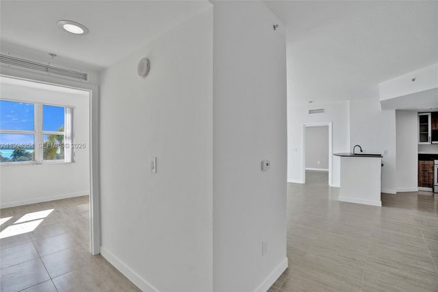 7900 Harbor Island Dr 711, North Bay Village, FL 33141