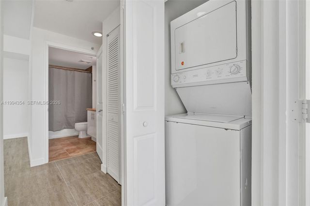 7900 Harbor Island Dr 711, North Bay Village, FL 33141