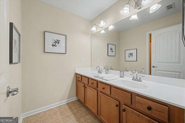 811 Ravenstone Way, Canton, GA 30115