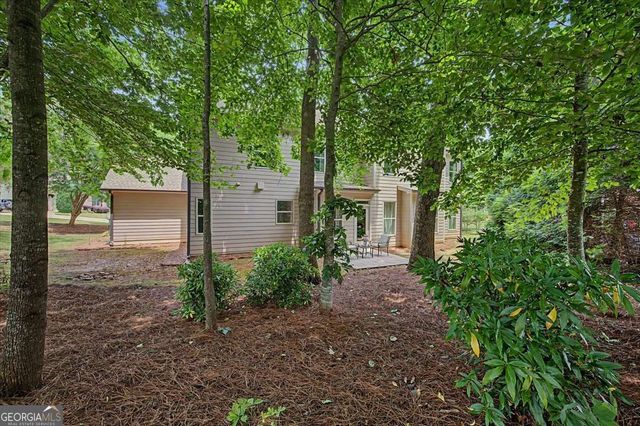 811 Ravenstone Way, Canton, GA 30115