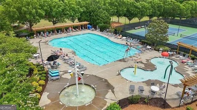 811 Ravenstone Way, Canton, GA 30115