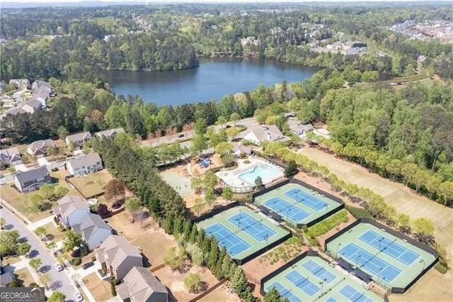811 Ravenstone Way, Canton, GA 30115
