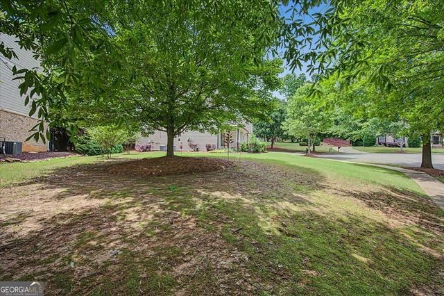 811 Ravenstone Way, Canton, GA 30115