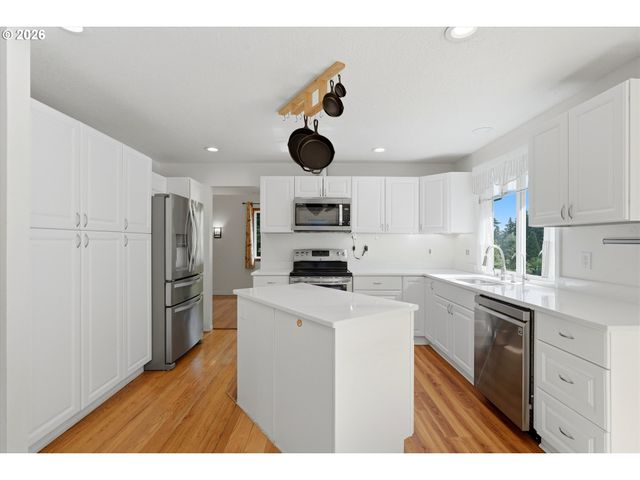5099 WOODWINDS Ct, West Linn, OR 97068